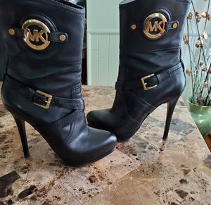 Michael Kors Short booties